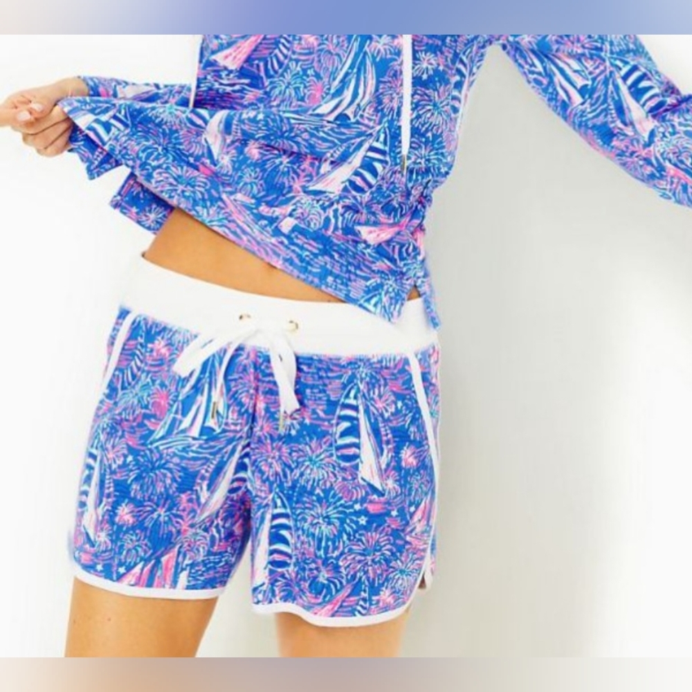 *SOLD*NWT LP Shorts. Size L